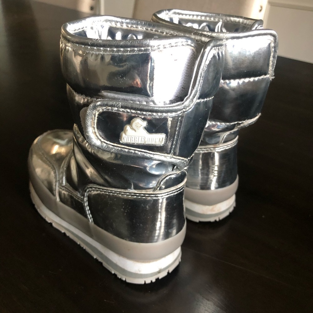“Rubber duck” snow boots silver